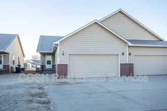 Building Photo - 1048 E Karla Ave