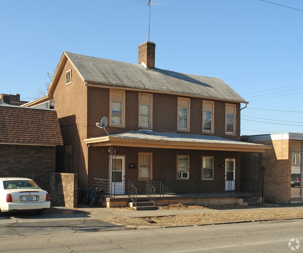 Building Photo - 216 S 4th St