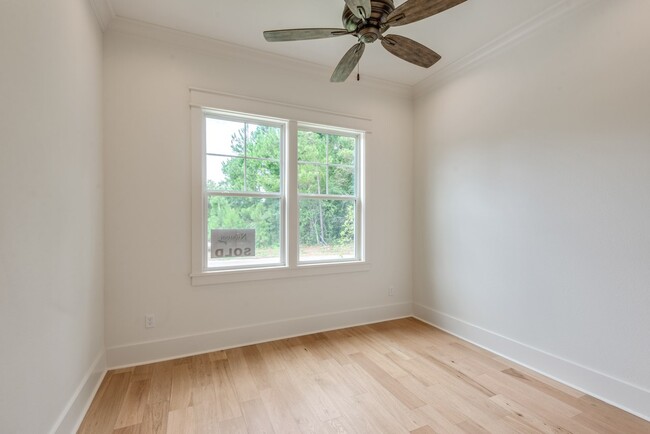 Building Photo - 4725 Mahan Dr