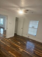 Building Photo - 6043 Lyndhurst Dr Building Photo - 6043 Lyndhurst Dr