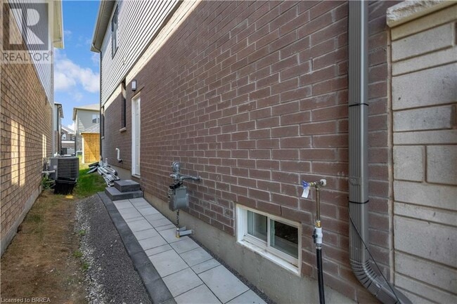 Building Photo - 7 Mears Rd