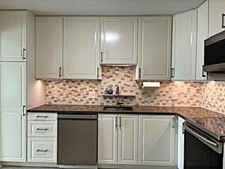 Foto del edificio - 671 Liberty Pointe Dr