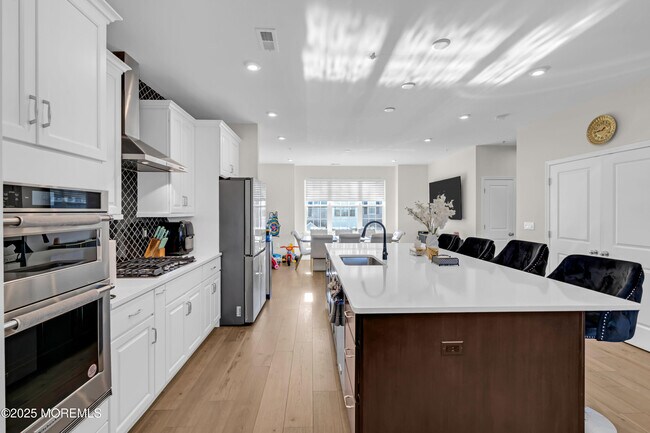 Building Photo - 2002 Evans Ln