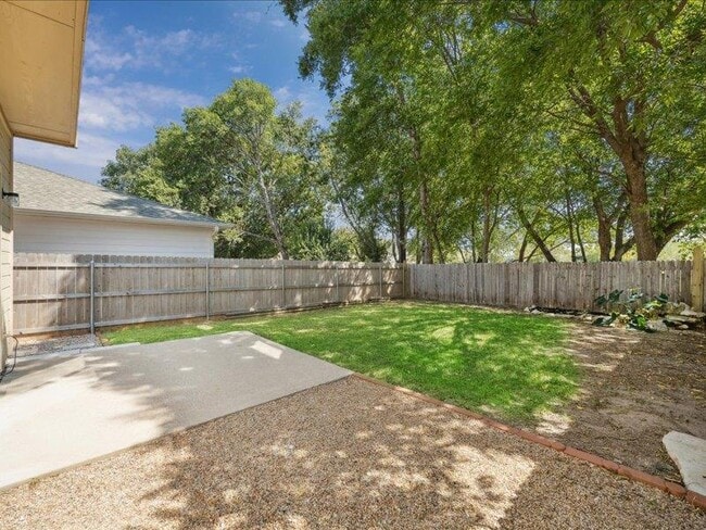 Building Photo - 2407 Curry Loop