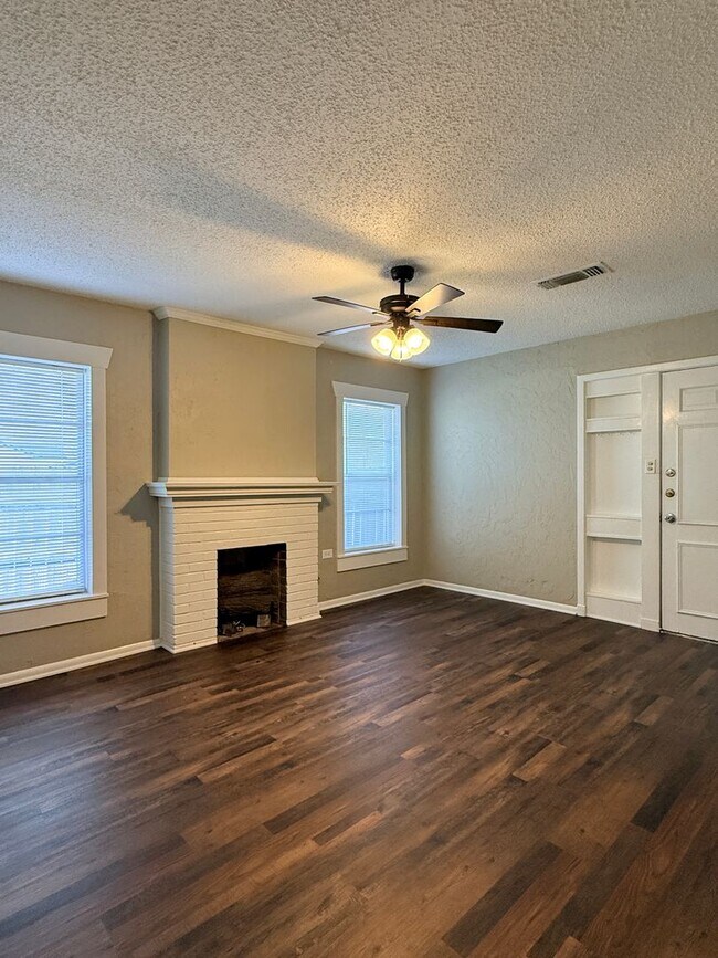 Foto del edificio - 2500 Taylor St