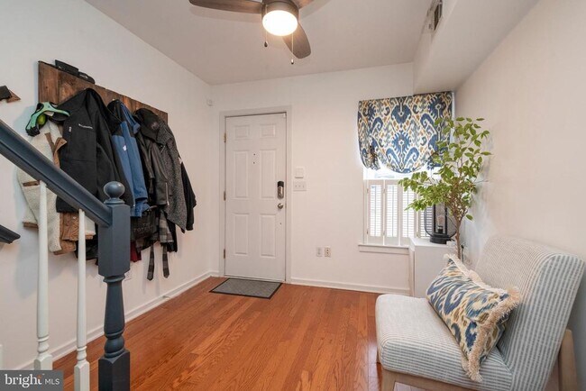 Foto del edificio - 1623 Elkins Ln