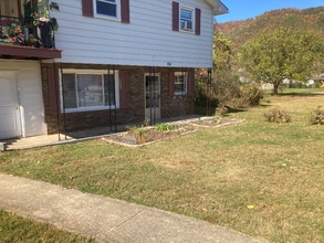 Building Photo - 202 Mountain View Dr