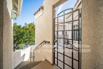 Building Photo - 28737 La Siena