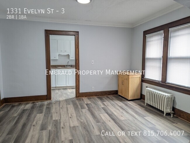 Foto del edificio - 1331 Evelyn St