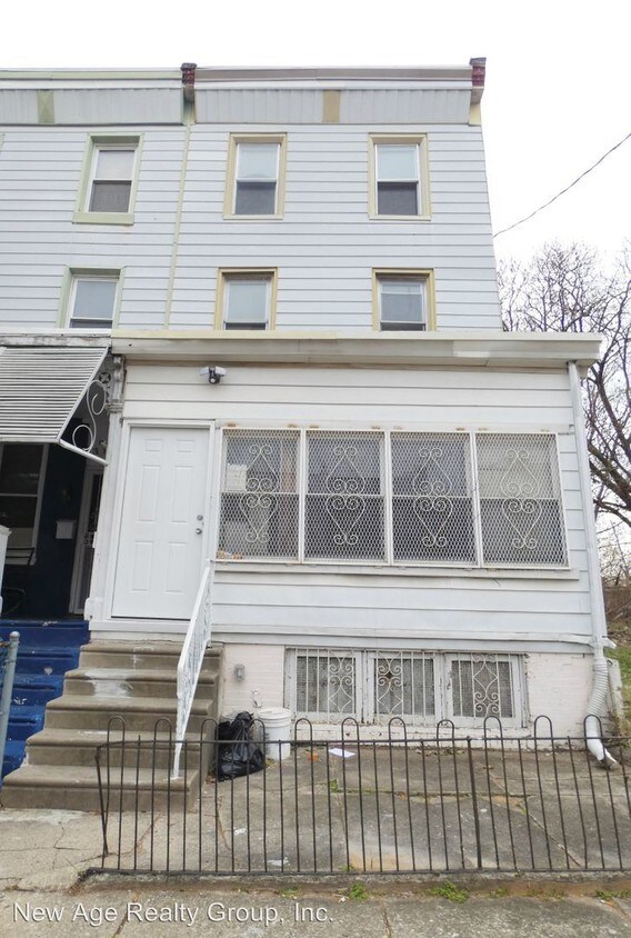 Primary Photo - 3858 Aspen St