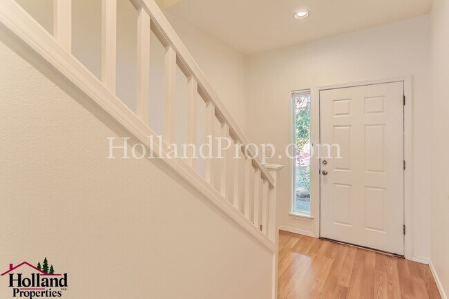 Foto del edificio - Awesome Townhouse in Bethany Area! *** 1 A...
