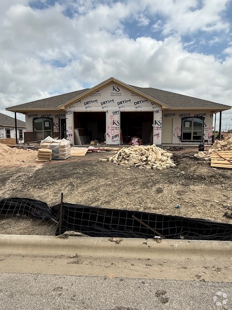 Building Photo - 5901 Cordillera Dr