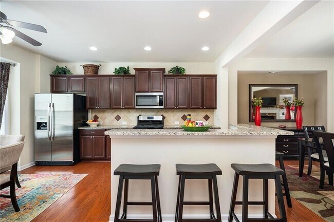 Building Photo - 4306 Laurel Creek Ct SE