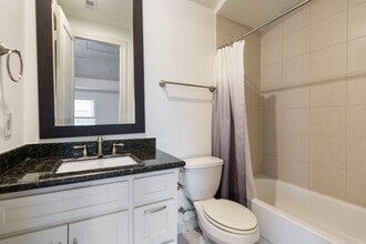 Building Photo - 1103 Summer St