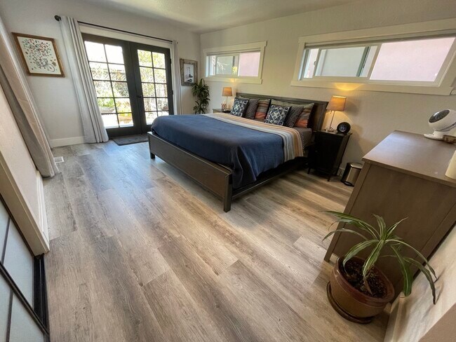 Building Photo - 333 Capitola Road Ext