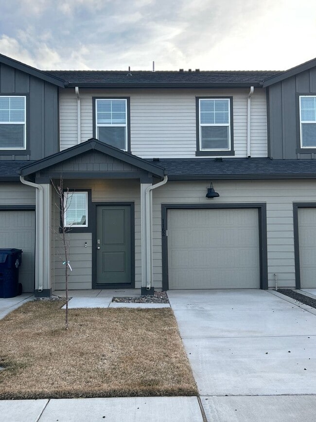 Building Photo - 1162 NW Upas Pl