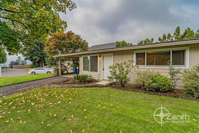 Primary Photo - 8412 SE Meadow Ln