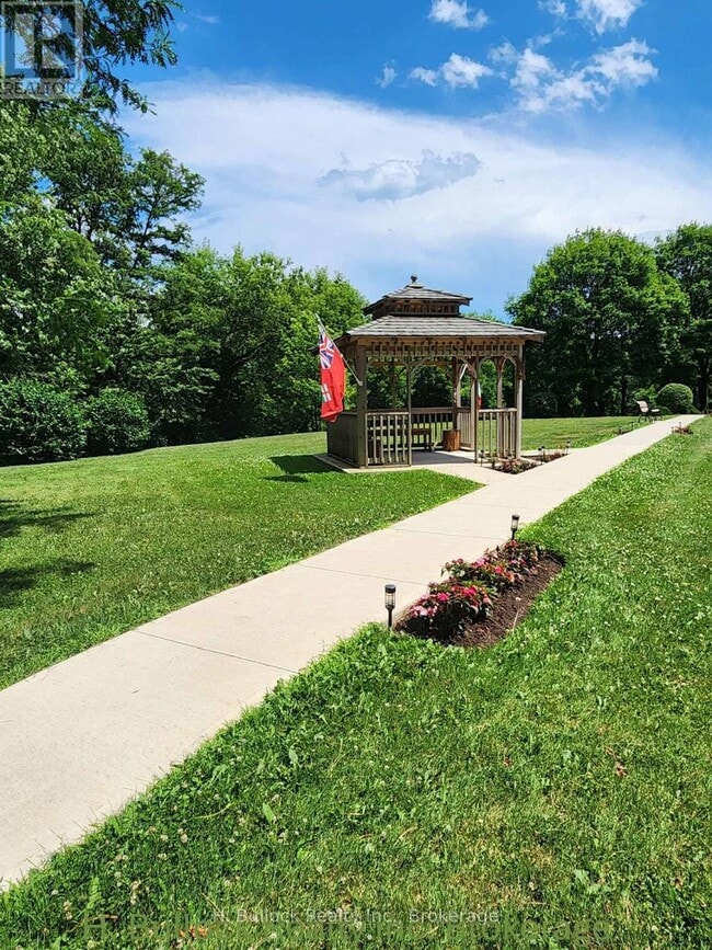 Building Photo - 5090 Pinedale Ave