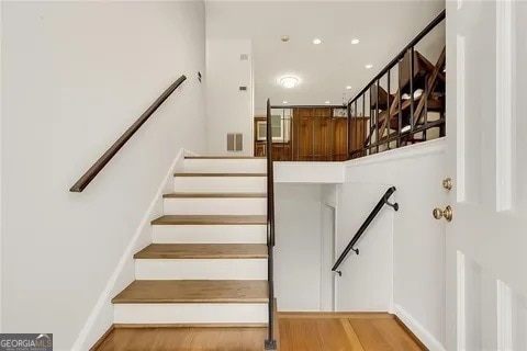 Building Photo - 3990 Admiral Dr