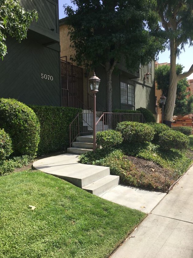 5070 Kester Ave, Los Angeles, CA 91403 Townhome Rentals in Los