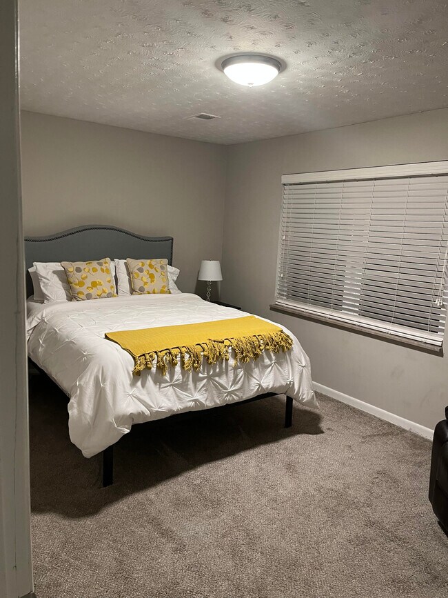 Foto del edificio - 1214 Glade Hill Dr