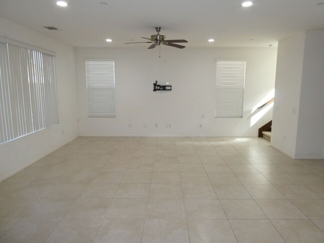 Building Photo - 3 Bedroom Ivy Lane Community Home in Moorp...