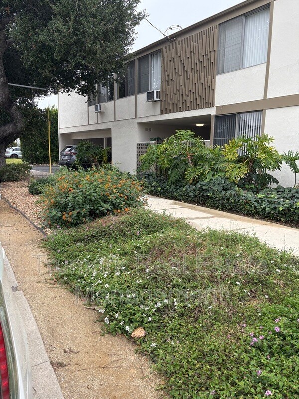 Foto principal - 3830 Orangedale Ave