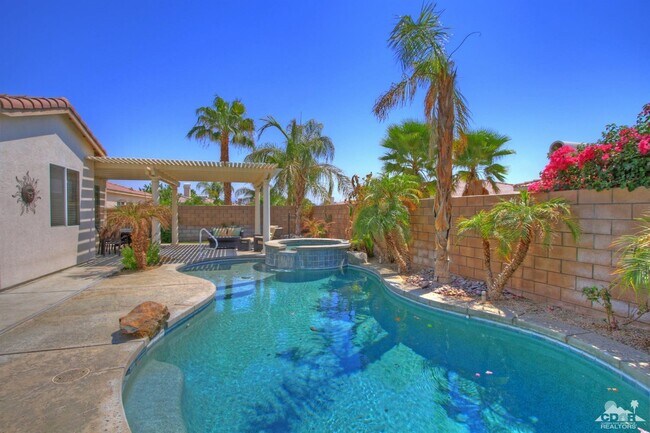 Building Photo - 79895 Viento Dr