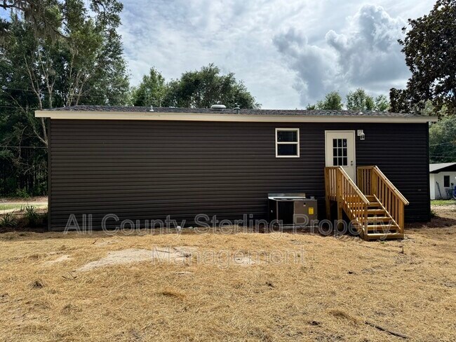Building Photo - 175 SW Bulldawg Gln