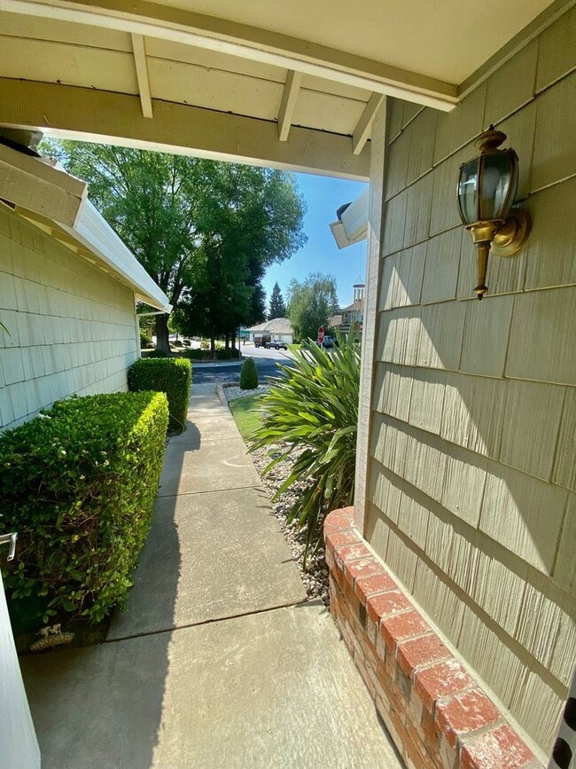 Building Photo - 4 br, 2 bath House - 9080 Glenbury Court