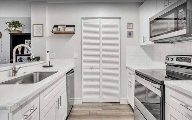 Foto del edificio - 8033 NW 71st Ct