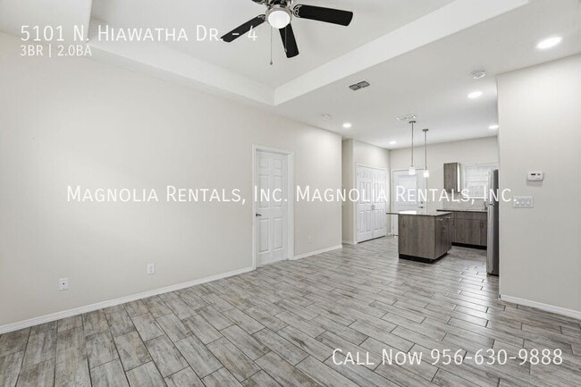 Building Photo - 5101 N Hiawatha Dr