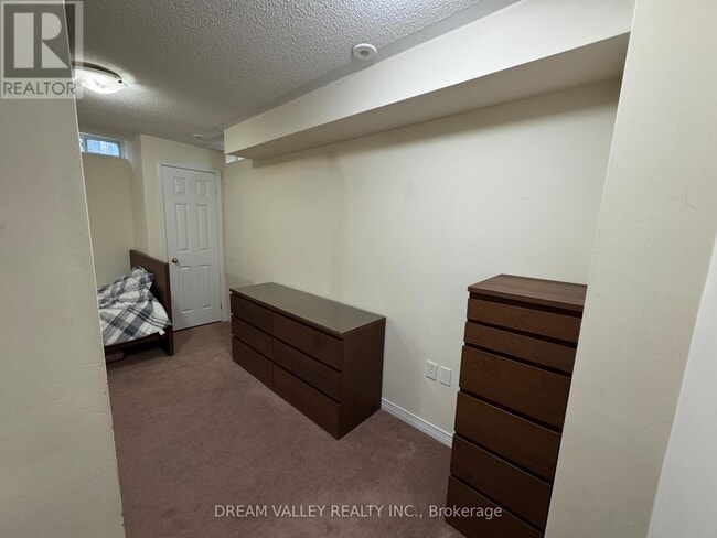 Building Photo - 99 Pilkington Dr