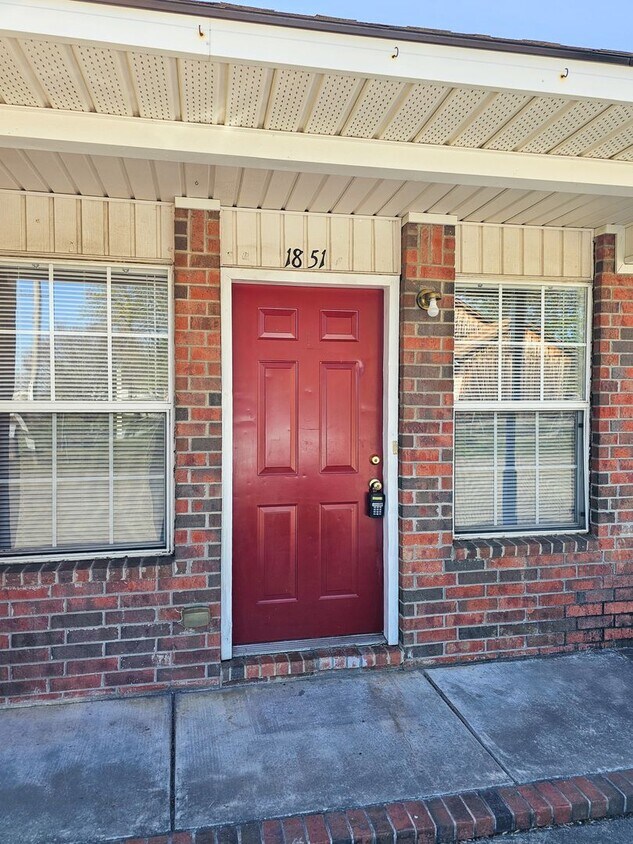 Primary Photo - Cozy 2 Bed 2 Bath Duplex!