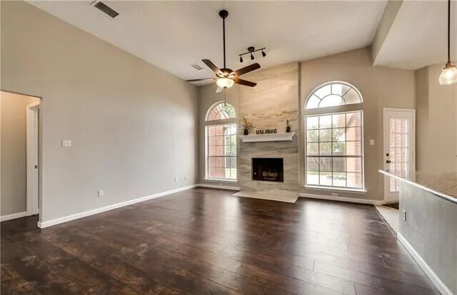 Building Photo - 1521 Waterford Dr