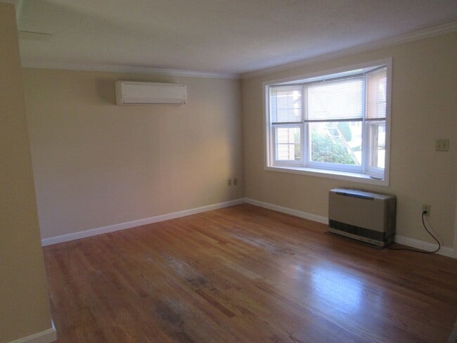 Building Photo - Gorgeous Derry Townhouse for Rent- Stongat...