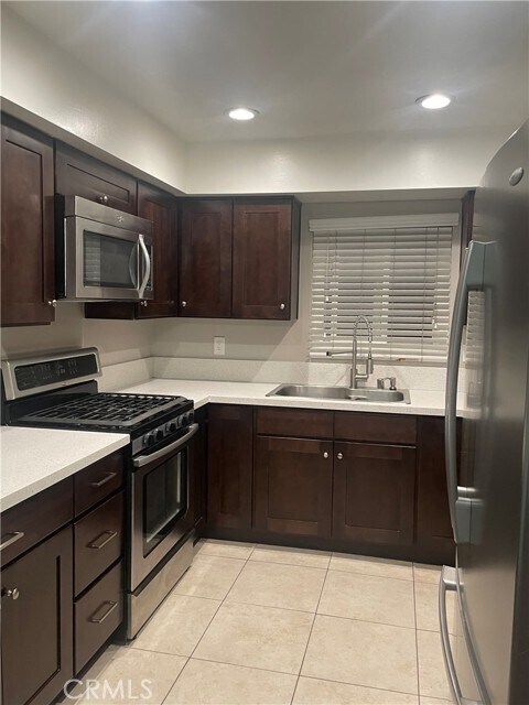 Foto del edificio - 1126 Cleghorn Dr