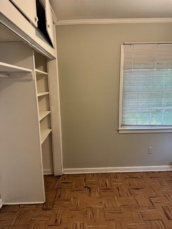 Building Photo - 4628 Cedarhurst Dr