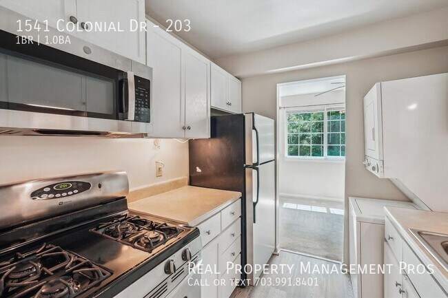 Foto del edificio - 1541 Colonial Dr