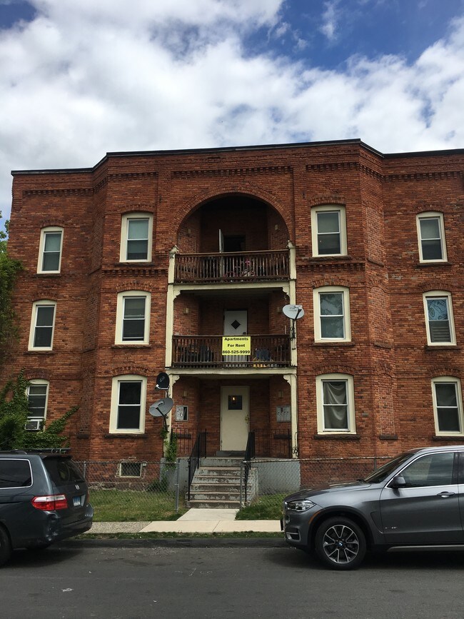 114 Mather St, Hartford, CT 06120 Apartments in Hartford, CT