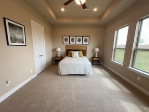 Building Photo - 5602 Caracara St