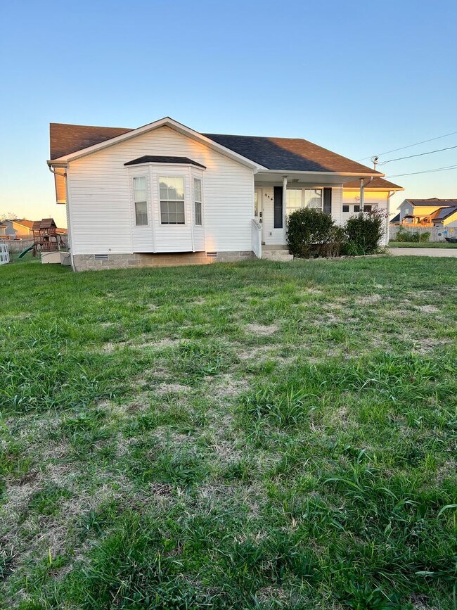 Foto del edificio - Three Bedroom in Oak Grove