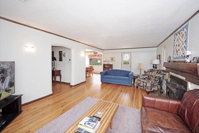 Foto del edificio - Locust Lane House!