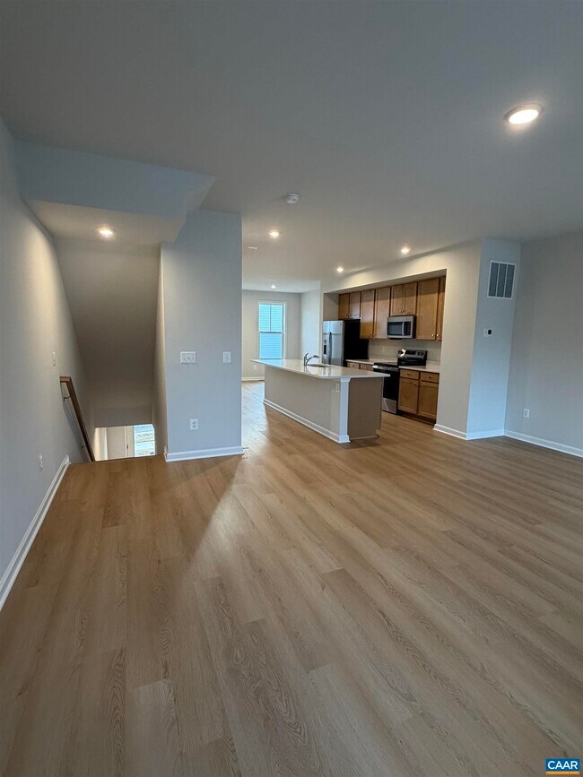 Building Photo - 5992 Cling Ln