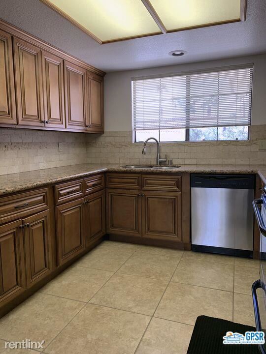 Building Photo - 2 br, 2 bath Condo - 2001 E Camino Parocel...