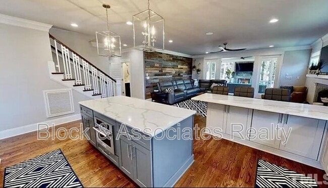 Building Photo - 3005 Avensburg Ct