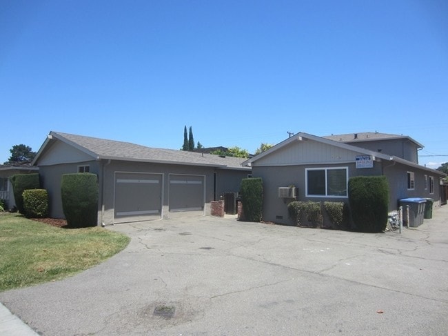 Building Photo - 1070 Topaz Ave