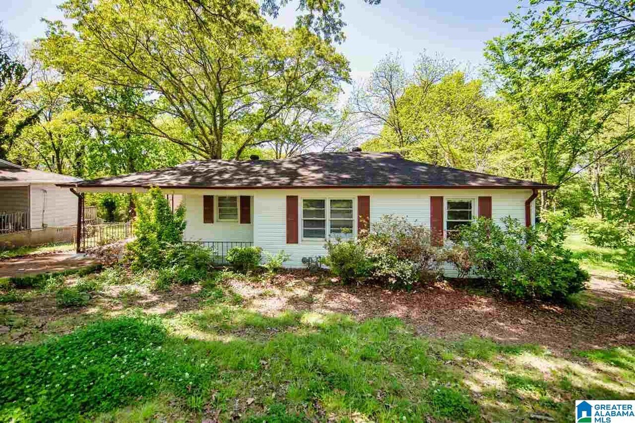 1376 5th Pl NW, Center Point, AL 35215 House Rental in Center Point, AL