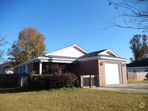 Building Photo - 600 Ponderosa Cir