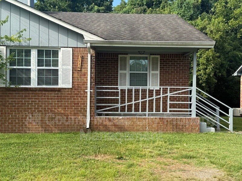Primary Photo - 3116 Creekwood Dr